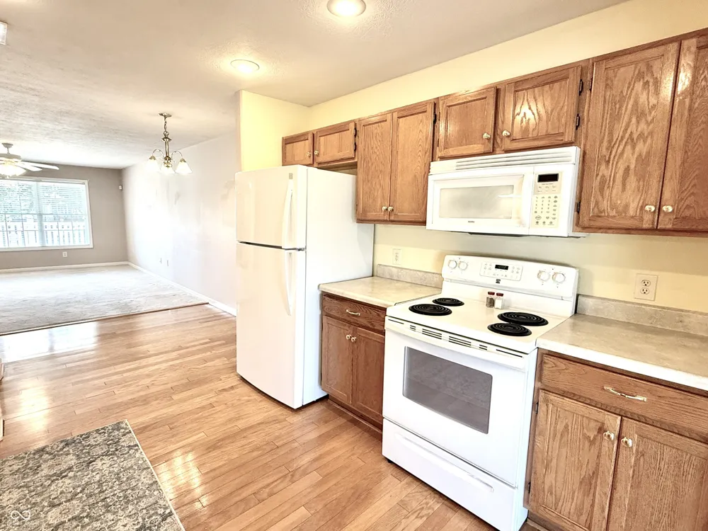 1059 Hilltop Commons Boulevard Whiteland, IN 46184