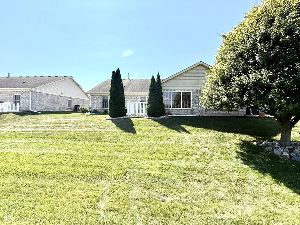 1059 Hilltop Commons Boulevard Whiteland, IN 46184