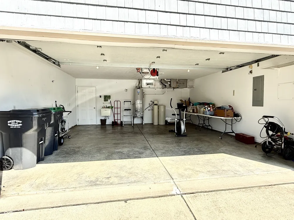 1059 Hilltop Commons Boulevard Whiteland, IN 46184