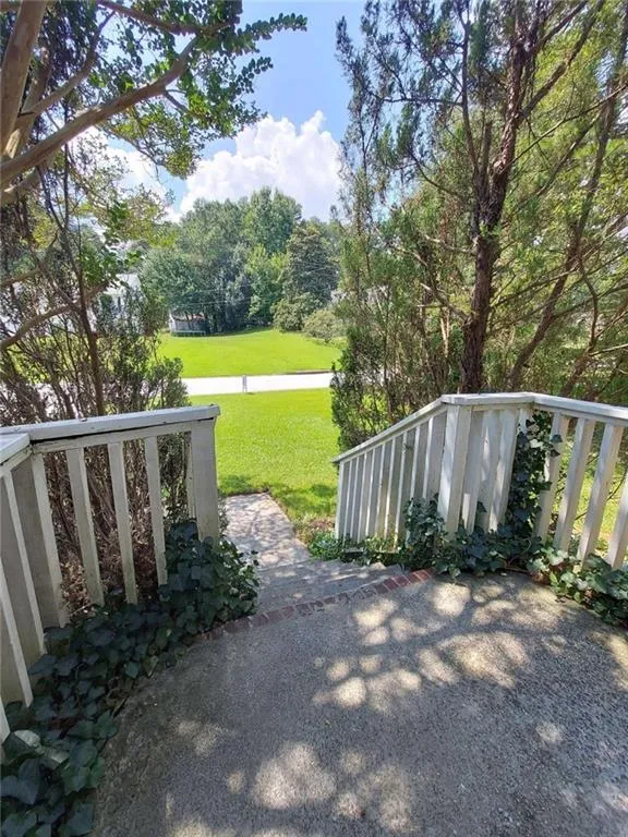 2737 Crestworth Lane Buford, GA 30519