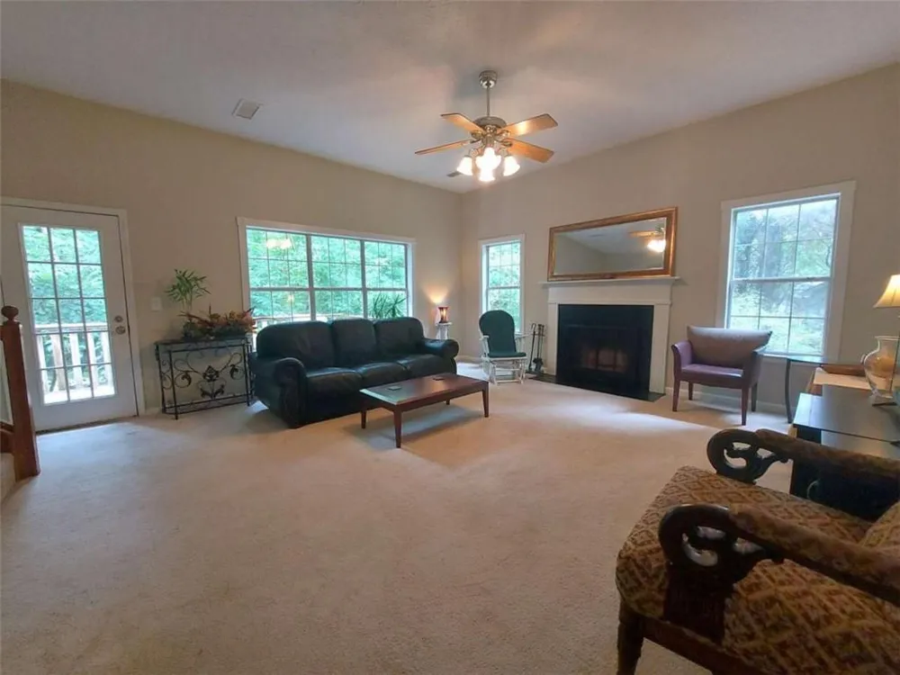 2737 Crestworth Lane Buford, GA 30519