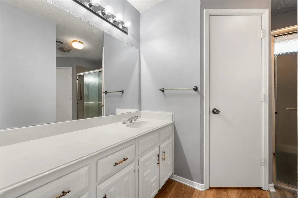 729 NW Charlyne Drive Burleson, TX 76028