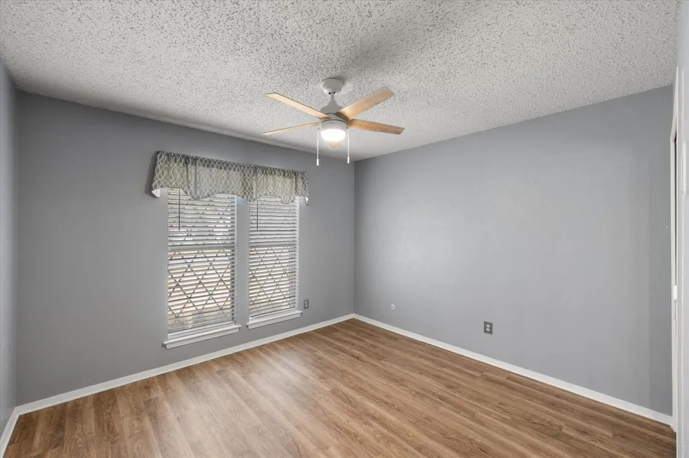 729 NW Charlyne Drive Burleson, TX 76028