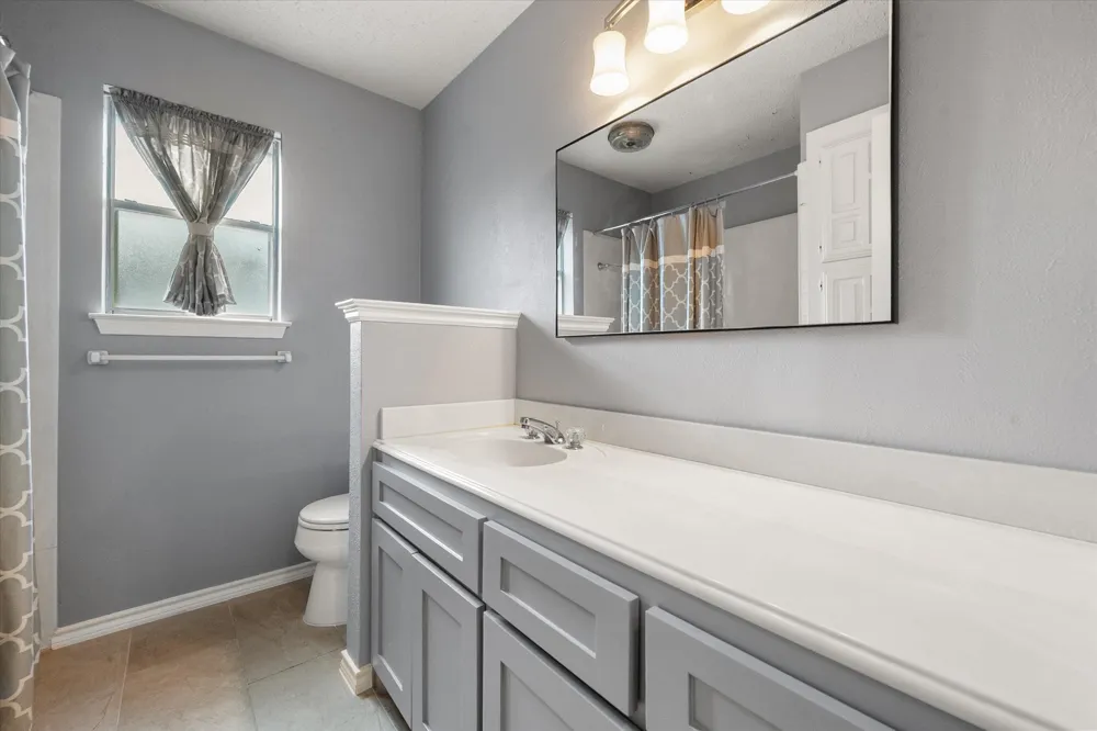 729 NW Charlyne Drive Burleson, TX 76028