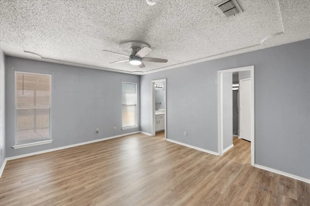 729 NW Charlyne Drive Burleson, TX 76028