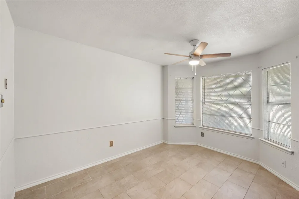 729 NW Charlyne Drive Burleson, TX 76028