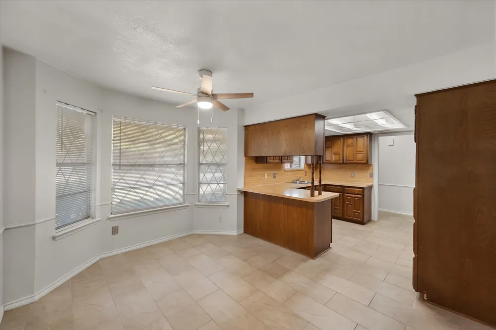 729 NW Charlyne Drive Burleson, TX 76028