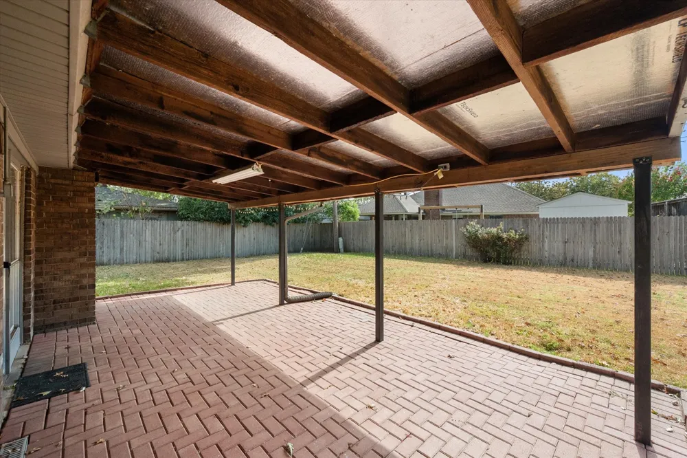 729 NW Charlyne Drive Burleson, TX 76028