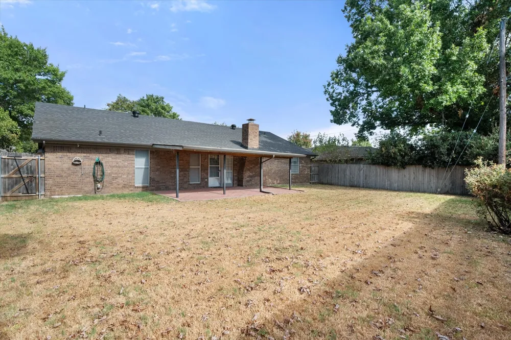 729 NW Charlyne Drive Burleson, TX 76028
