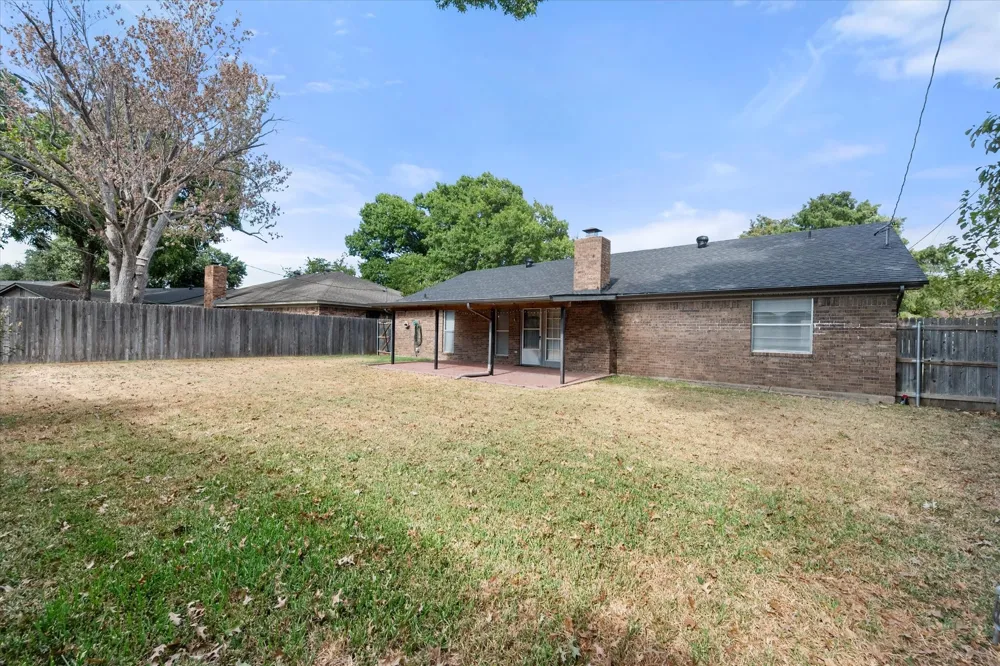 729 NW Charlyne Drive Burleson, TX 76028
