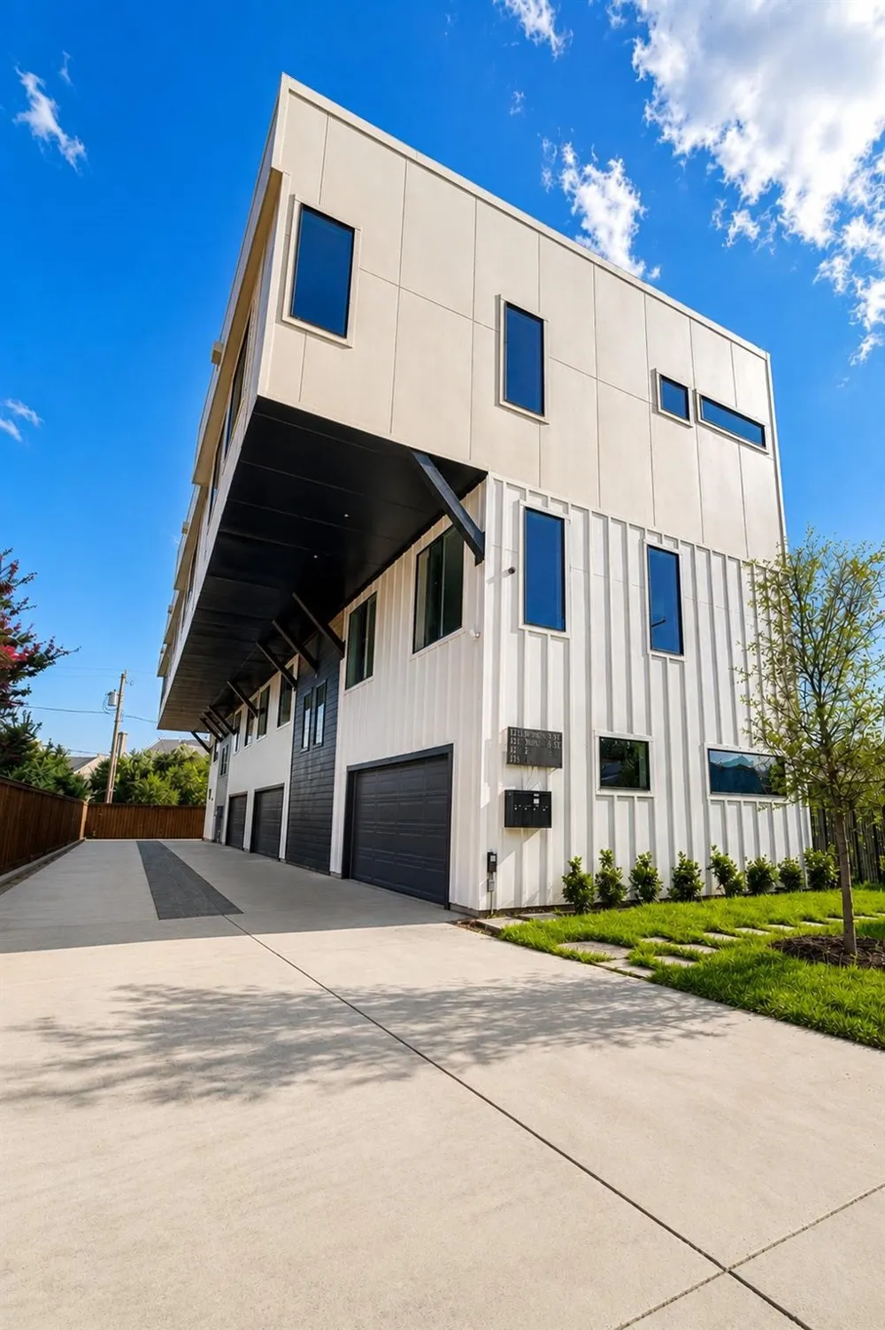 1311 Madrigal Parkway Dallas, TX 75206