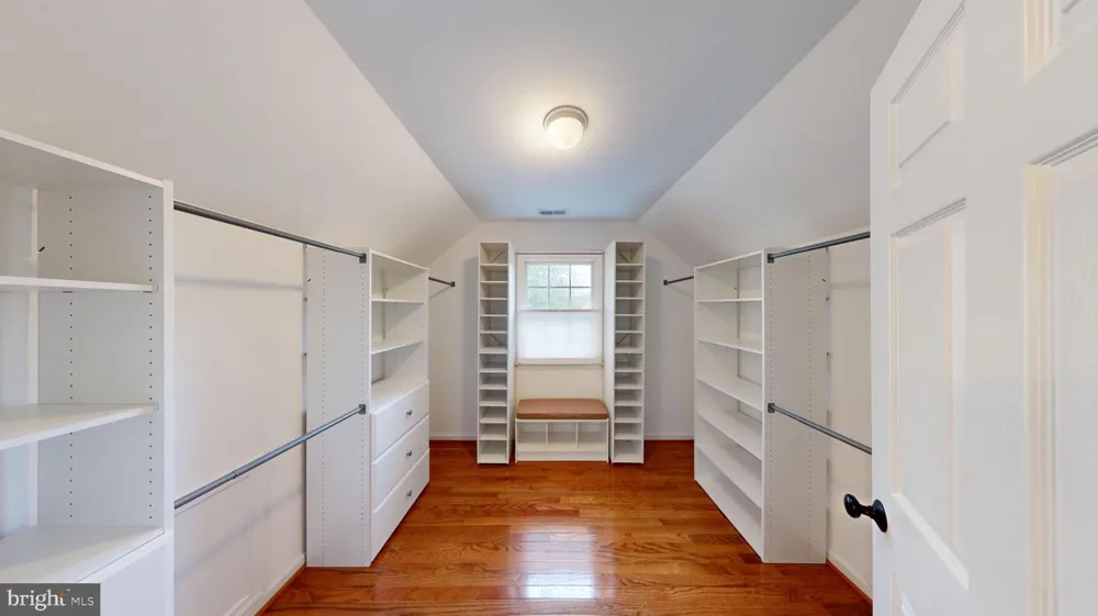 43799 ABBOTT PLACE Ashburn, VA 20147