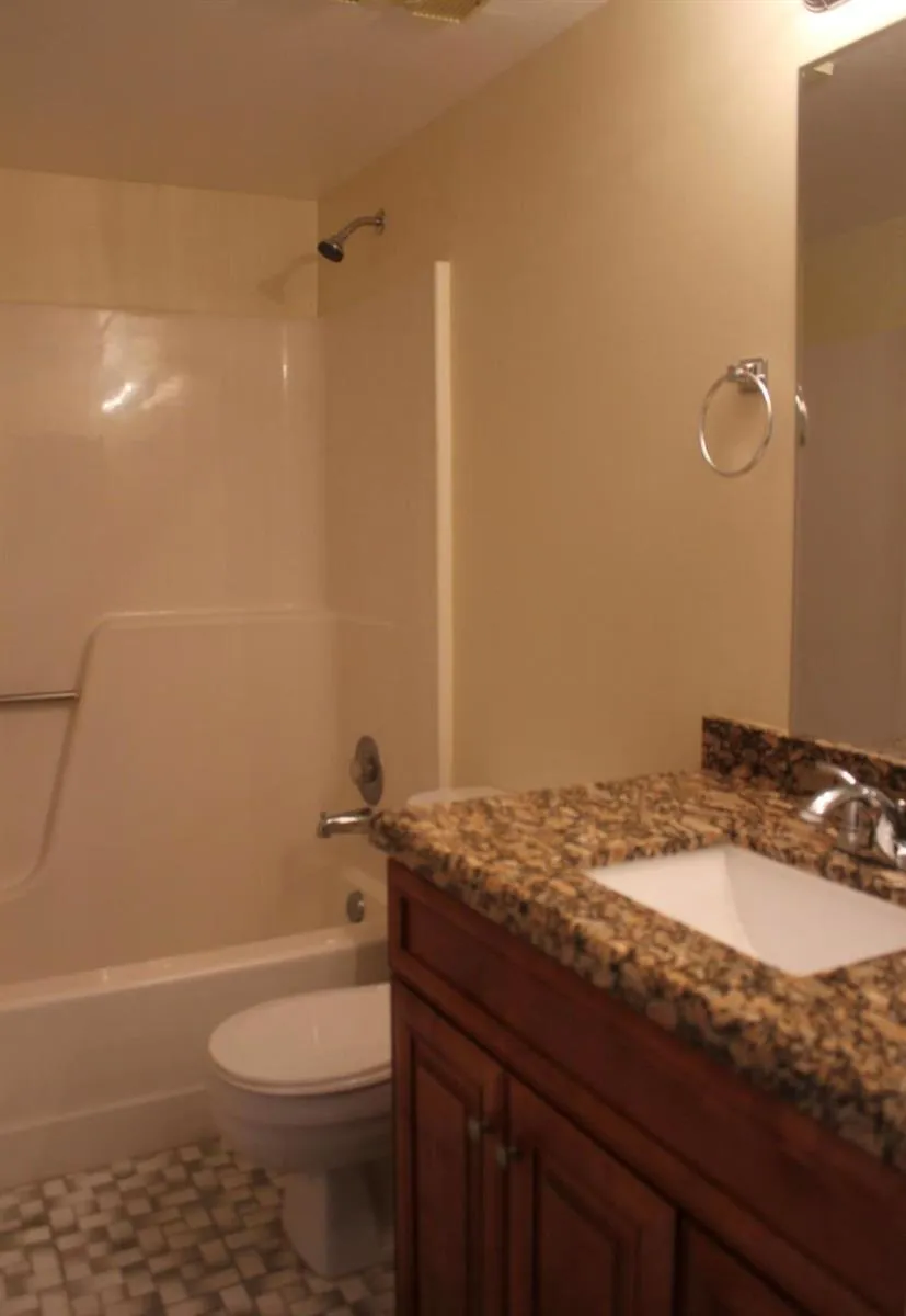 21943 REMSEN TERRACE #204 Boca Raton, FL 33433