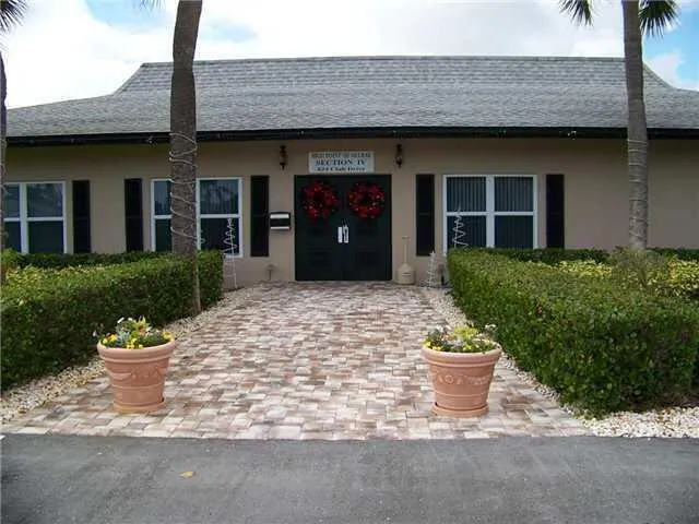892 HIGH POINT BOULEVARD #B Delray Beach, FL 33445