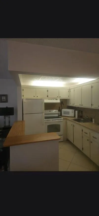 27 NEWPORT B Deerfield Beach, FL 33442