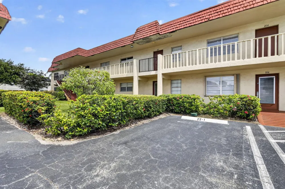 22 ABBEY LANE #101 Delray Beach, FL 33446
