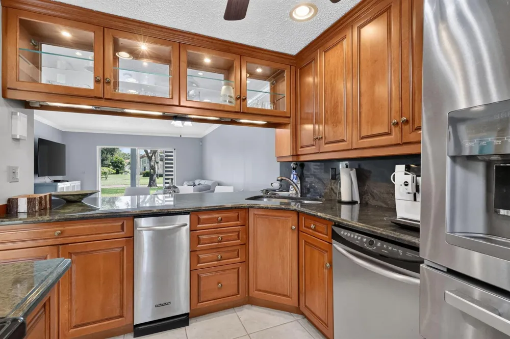 22 ABBEY LANE #101 Delray Beach, FL 33446