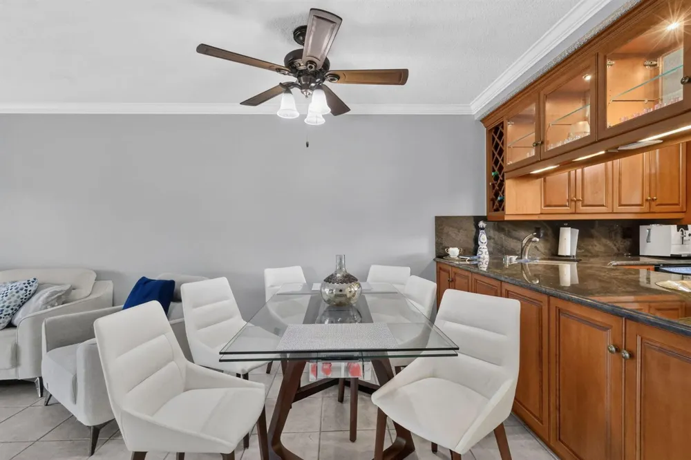 22 ABBEY LANE #101 Delray Beach, FL 33446