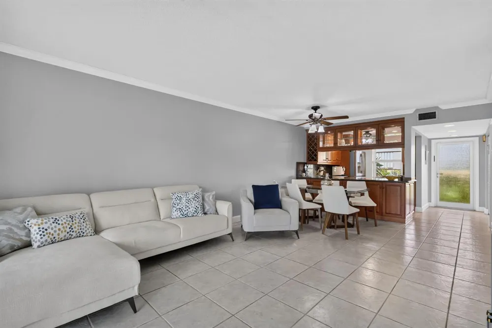 22 ABBEY LANE #101 Delray Beach, FL 33446