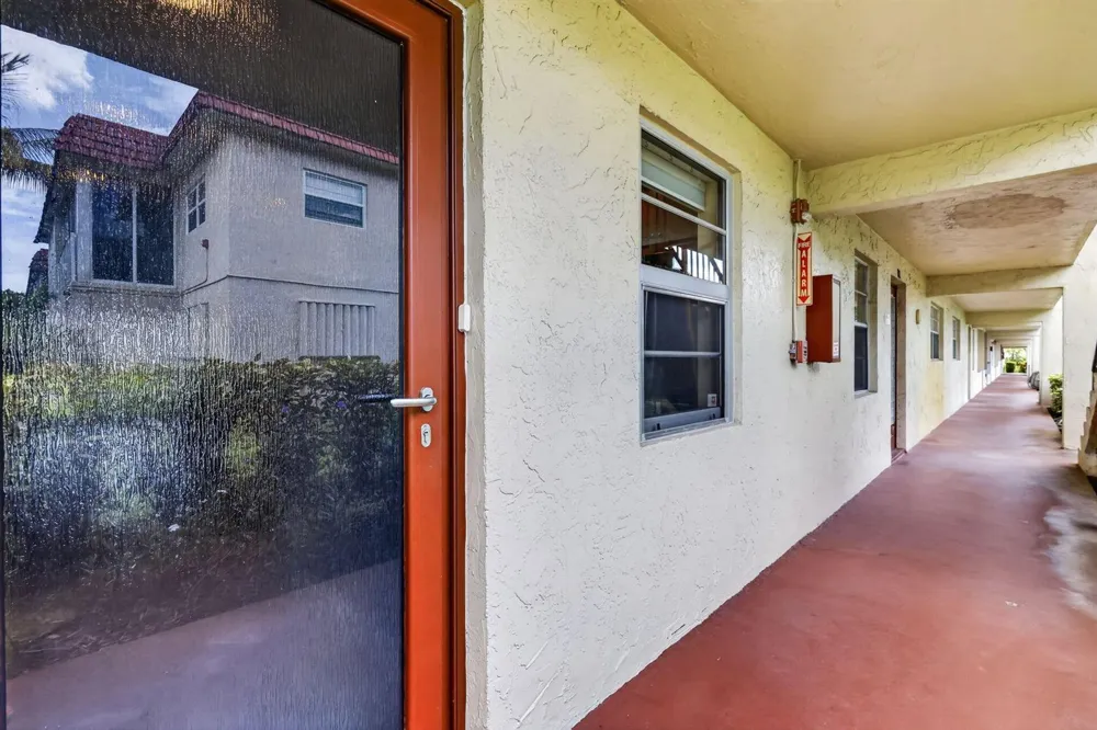 22 ABBEY LANE #101 Delray Beach, FL 33446