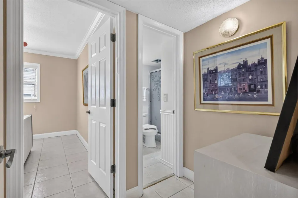 22 ABBEY LANE #101 Delray Beach, FL 33446