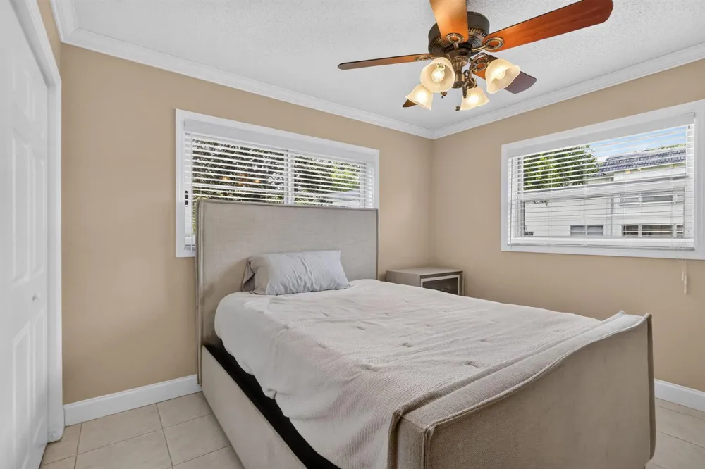 22 ABBEY LANE #101 Delray Beach, FL 33446
