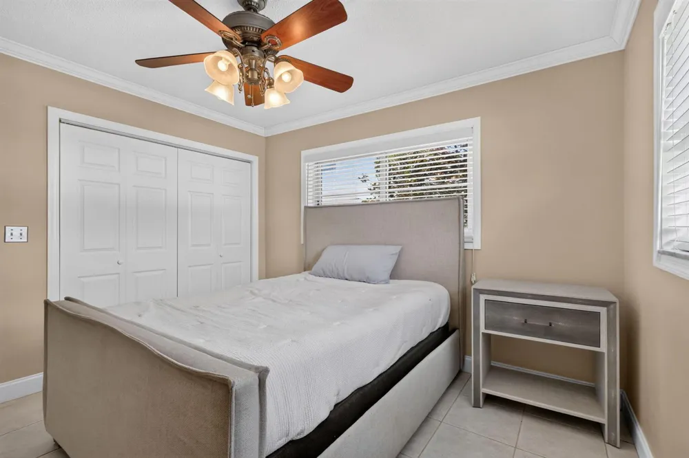 22 ABBEY LANE #101 Delray Beach, FL 33446