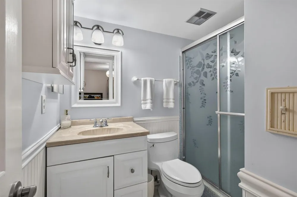 22 ABBEY LANE #101 Delray Beach, FL 33446