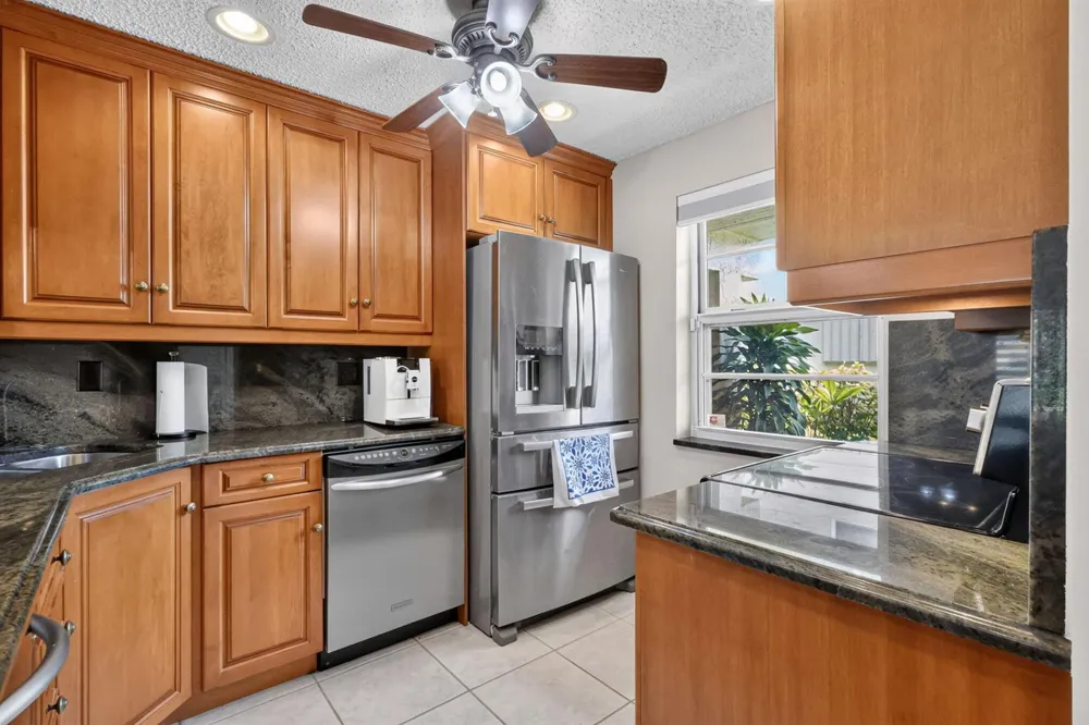 22 ABBEY LANE #101 Delray Beach, FL 33446