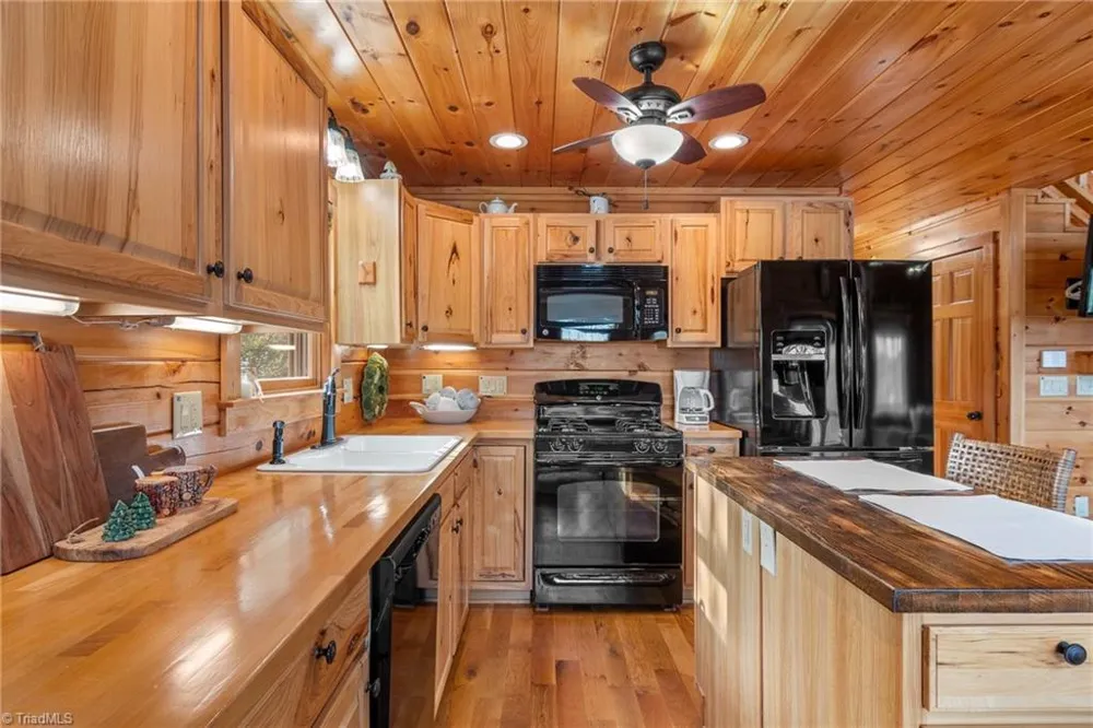 2257 Quiet Creek Lane Lenoir, NC 28645