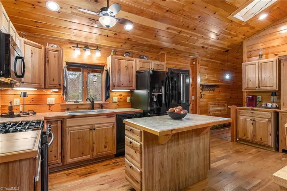 2257 Quiet Creek Lane Lenoir, NC 28645