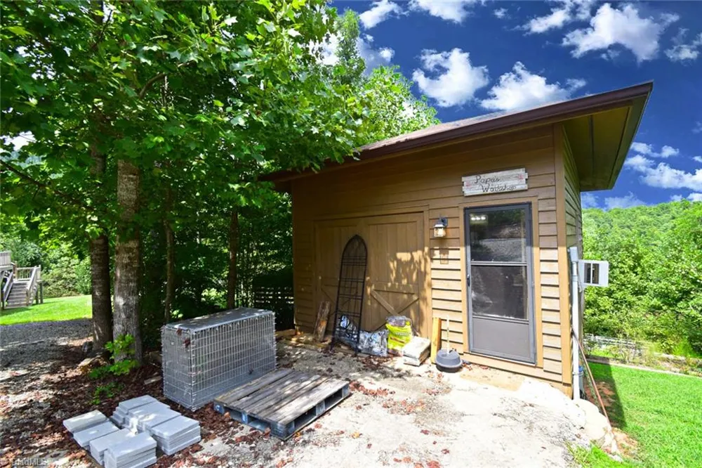 2257 Quiet Creek Lane Lenoir, NC 28645
