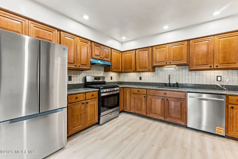 318 Balsam Court Howell, NJ 07731