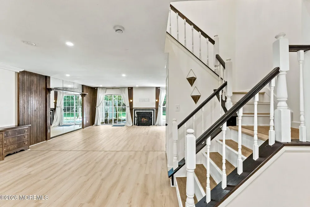 318 Balsam Court Howell, NJ 07731