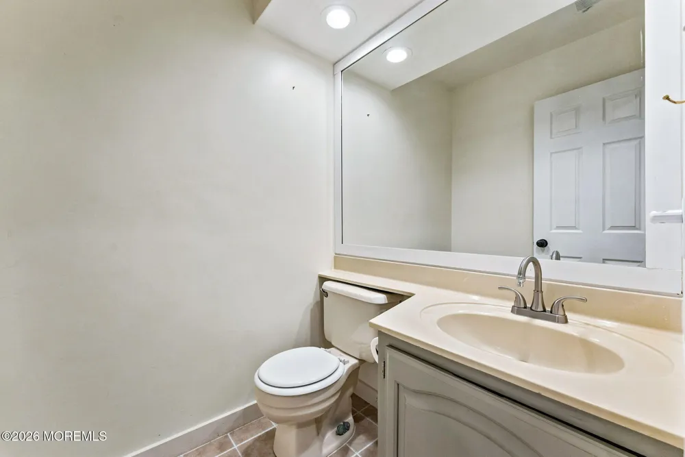 318 Balsam Court Howell, NJ 07731