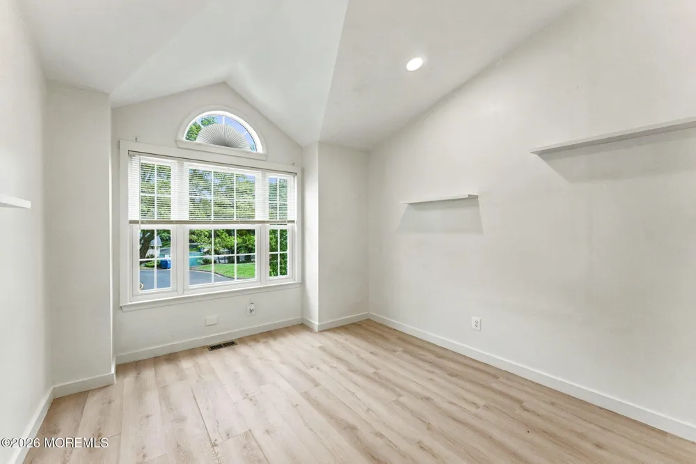 318 Balsam Court Howell, NJ 07731