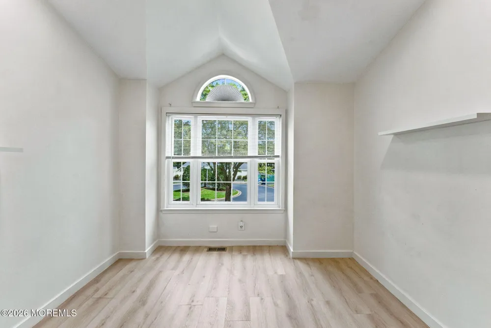 318 Balsam Court Howell, NJ 07731