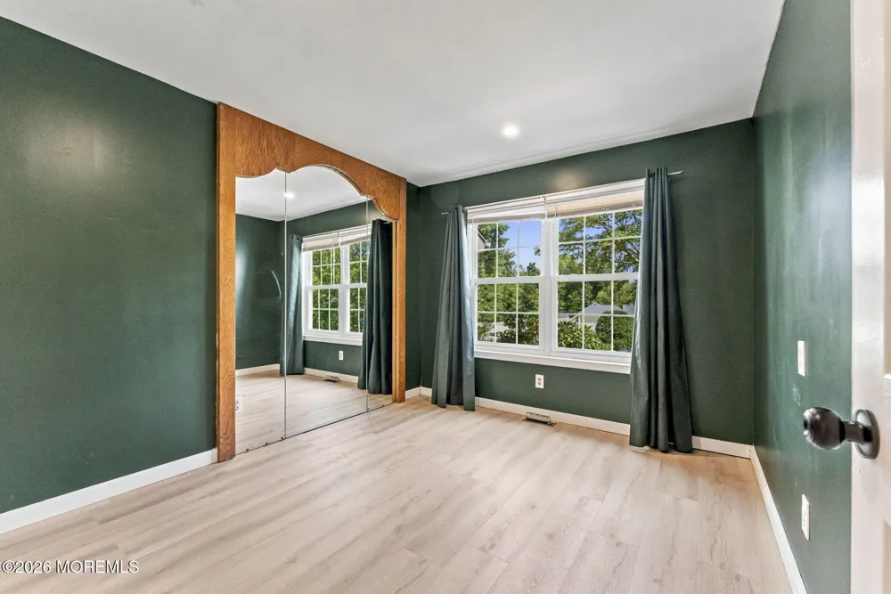 318 Balsam Court Howell, NJ 07731