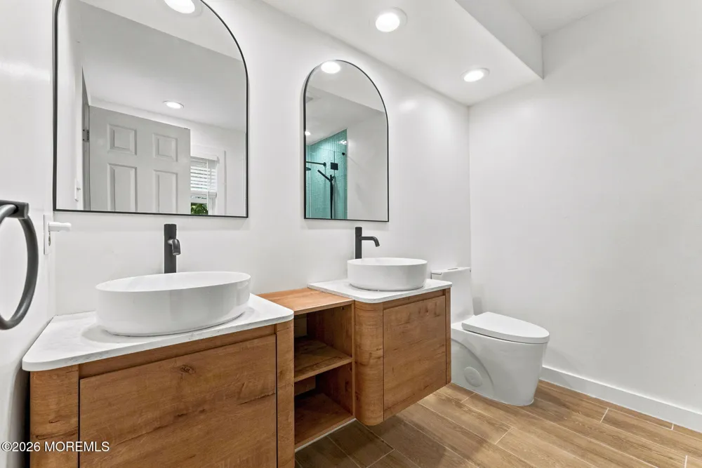 318 Balsam Court Howell, NJ 07731