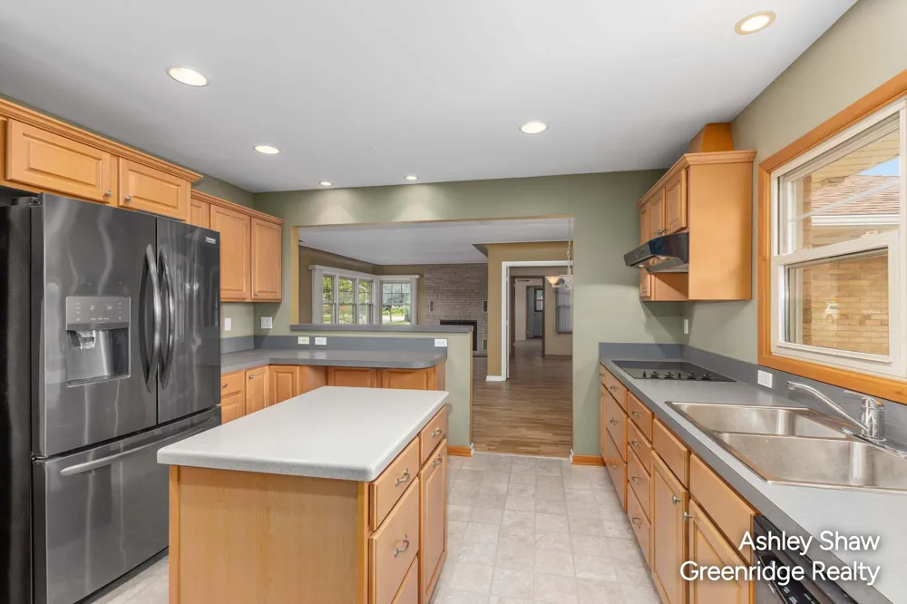 750 Pine Avenue Holland City, MI 49423
