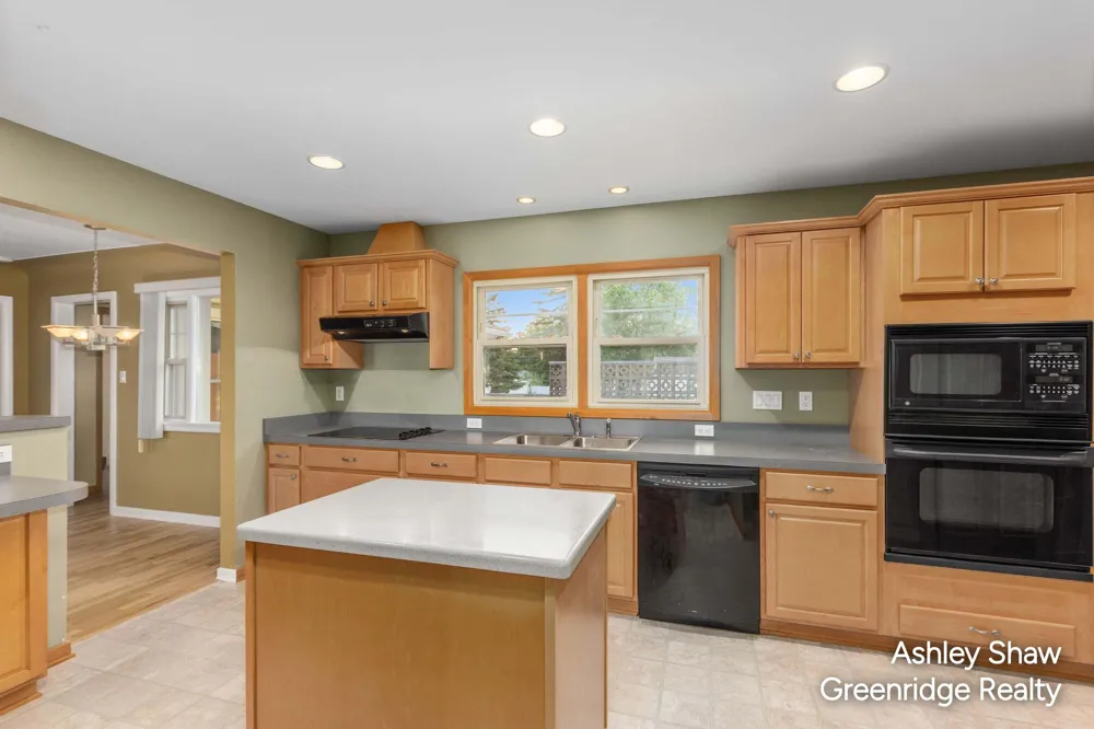 750 Pine Avenue Holland City, MI 49423