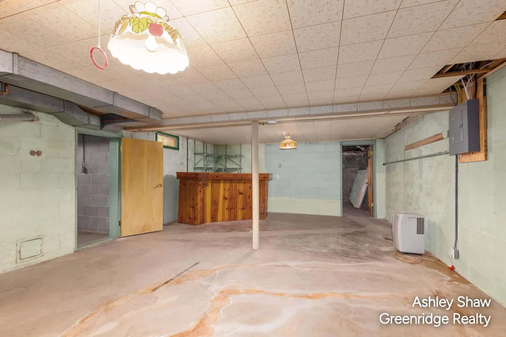 750 Pine Avenue Holland City, MI 49423