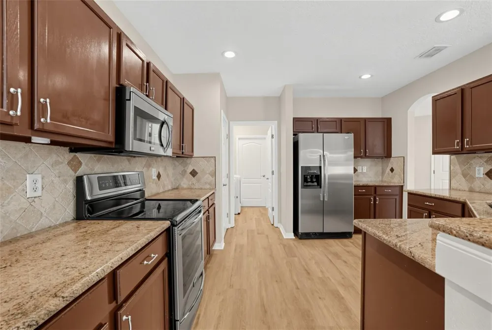 7876 CARRIAGE POINTE DRIVE Gibsonton, FL 33534