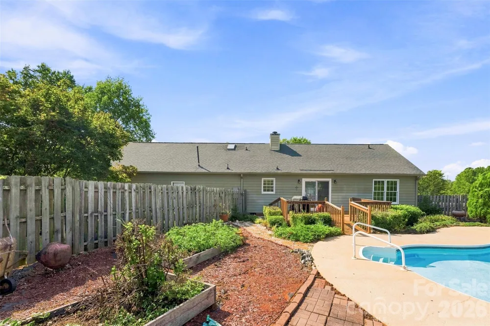 108 Shade Tree Court Gastonia, NC 28056