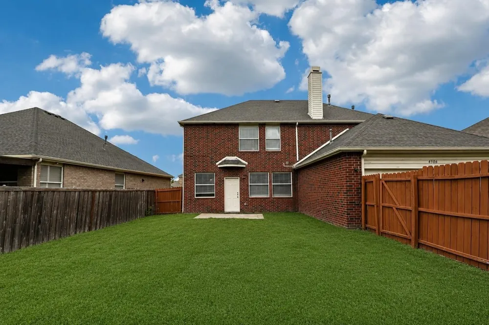 4506 Stirling Drive Garland, TX 75043