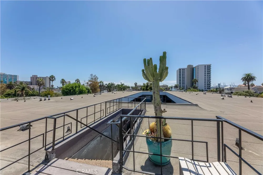 1329 E 1st #40 Long Beach, CA 90802