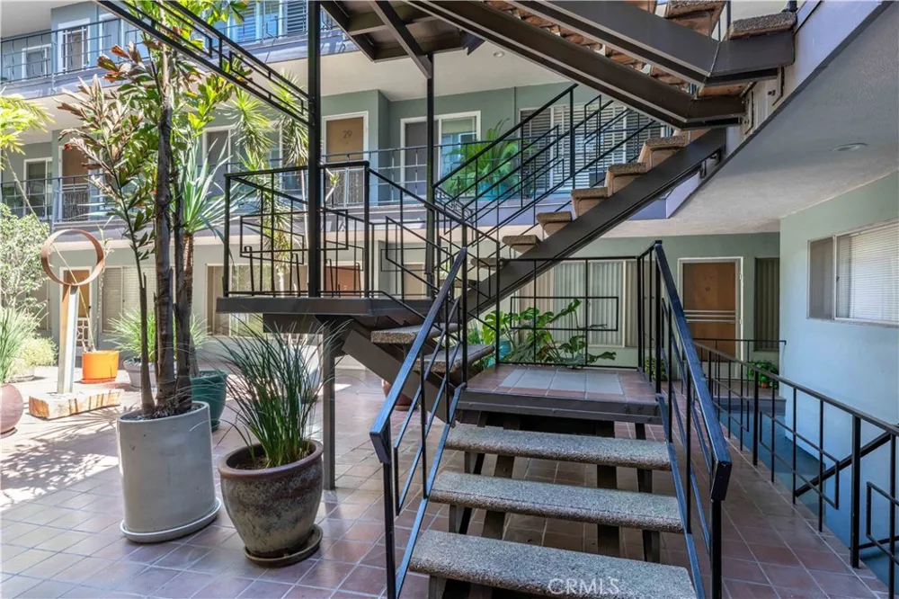 1329 E 1st #40 Long Beach, CA 90802
