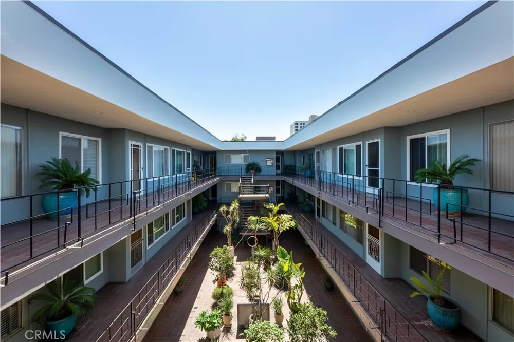 1329 E 1st #40 Long Beach, CA 90802