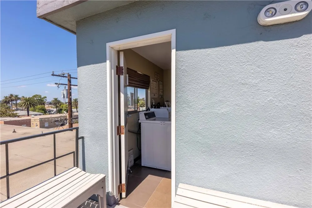 1329 E 1st #40 Long Beach, CA 90802