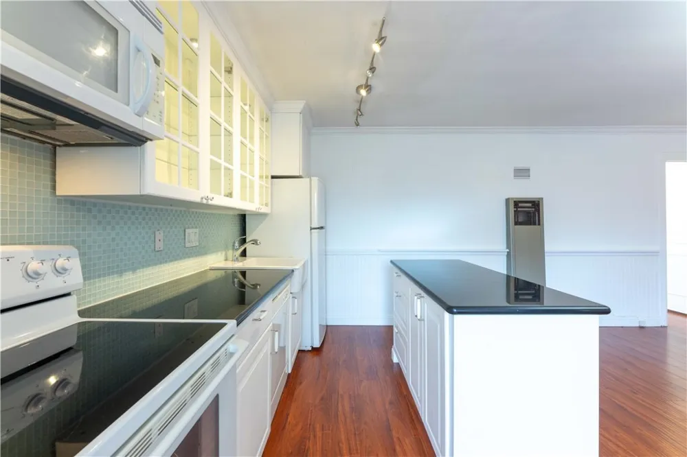 1329 E 1st #40 Long Beach, CA 90802